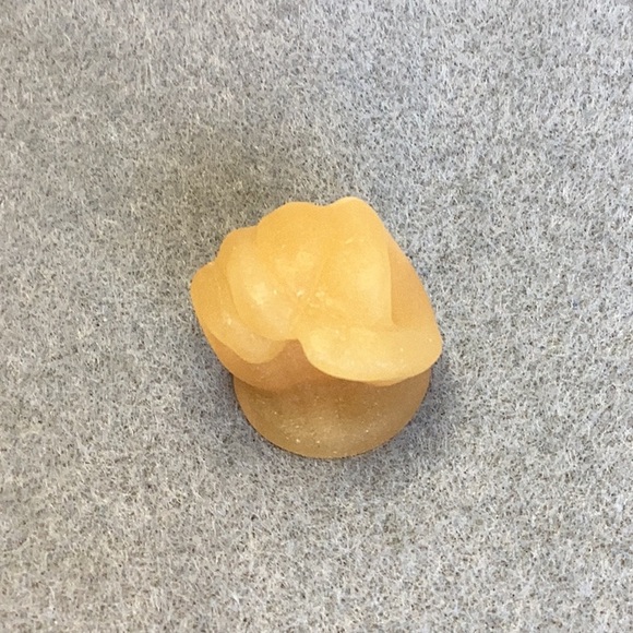 FINAL SALE PRICE Yellow Calcite Closed Fisted Trump Sculpture - Picture 5 of 5